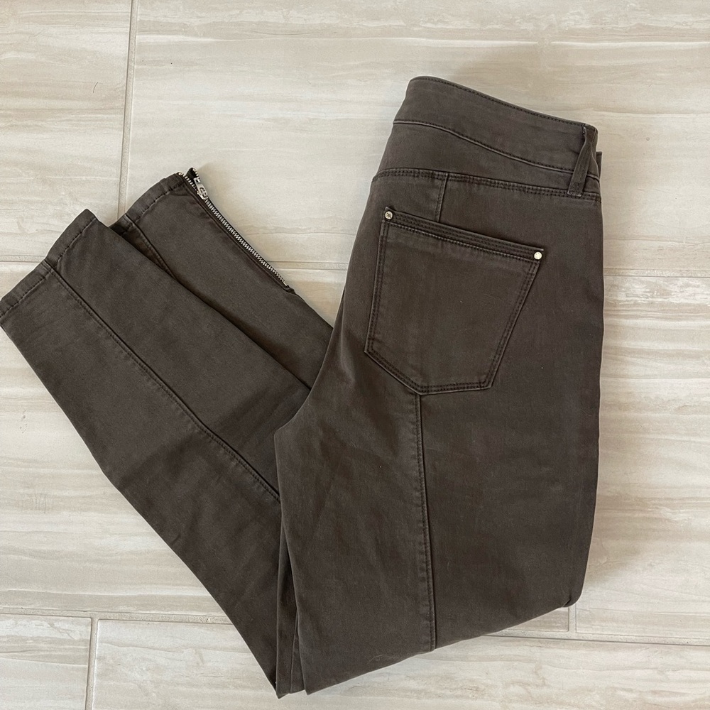 White House Black Market Skinny Crop Pants